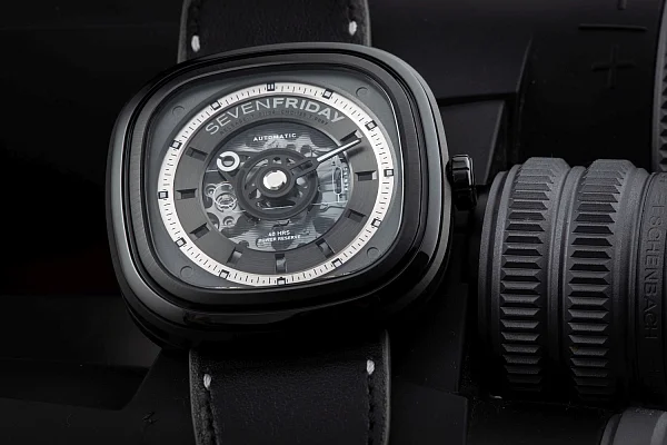 SEVENFRIDAY T1/04 BLACK-T Automatic SF-T1/04