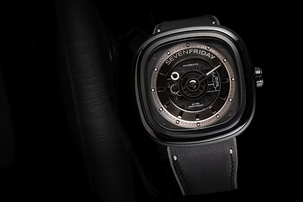 SEVENFRIDAY T1/04 BLACK-T Automatic SF-T1/04