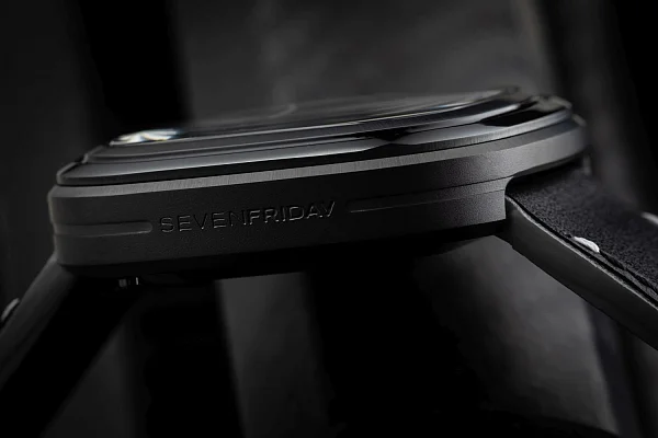 SEVENFRIDAY T1/04 BLACK-T Automatic SF-T1/04
