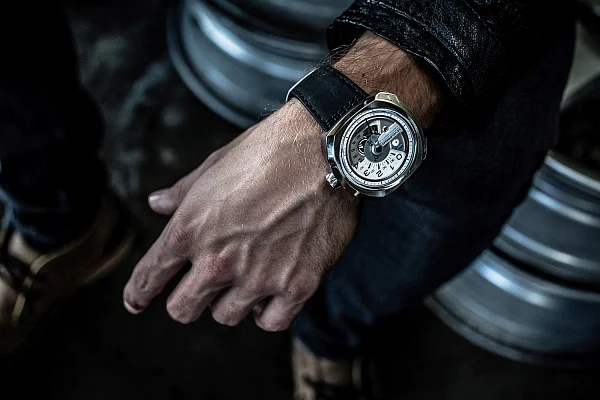 SEVENFRIDAY V1/01 Automatic SF-V1/01