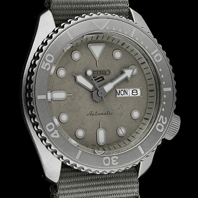 Seiko 5 Sports Automatic 42mm Street Style Grey-Out SRPG61K1