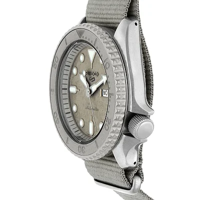 Seiko 5 Sports Automatic 42mm Street Style Grey-Out SRPG61K1