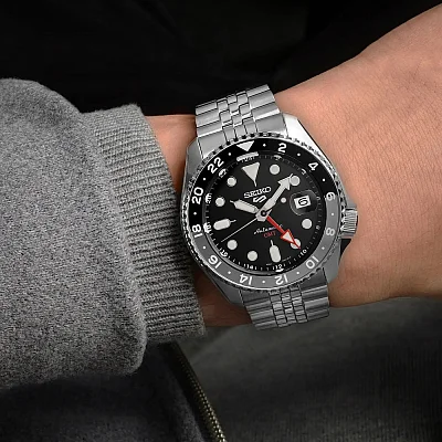 Seiko 5 Sports Automatic GMT 42mm Black Grape SKX Style SSK001K1