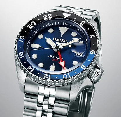 Seiko 5 Sports Automatic GMT 42mm Blueberry SKX Style SSK003K1