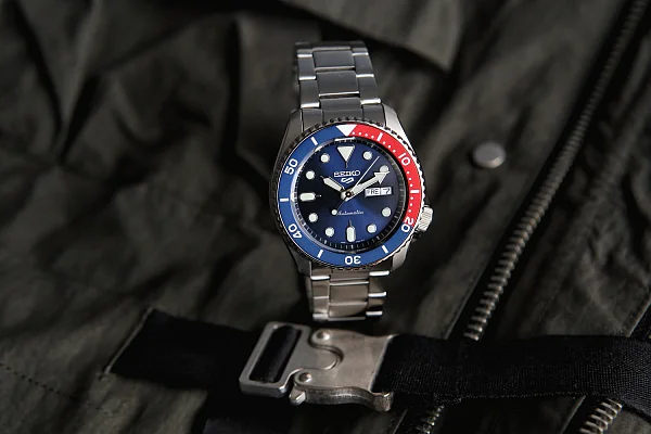 Seiko 5 Sports Automatic 42mm Pepsi SRPD53K1