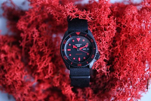 Seiko 5 Sports Automatic 42mm Street Style Black PVD NATO SRPD83K1