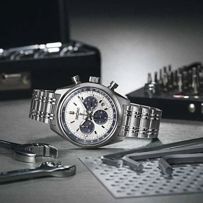 Seiko Prospex Land Speedtimer 42mm Automatic Chrono Panda Dial SRQ047J1