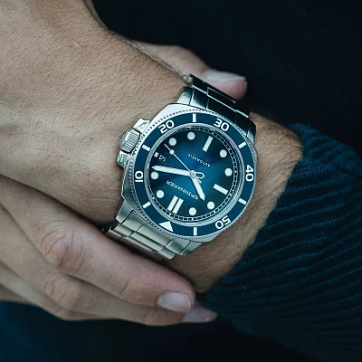 Spinnaker Hull Diver Liberty Blue Automatic Date Ceramic SP-5088-22