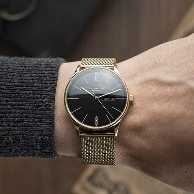 Sternglas Berlin Quartz Day-Date Piano Black Milanaise S01-BE04-MI05