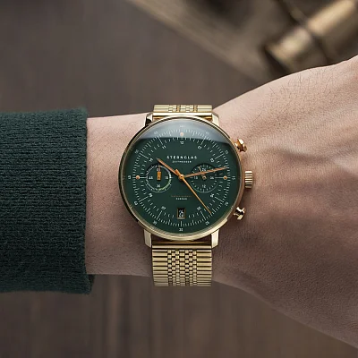 Sternglas Hamburg Mecha-Quartz Chrono Date Green Dial SuperSlim Bracelet S01-HCV22-ME09