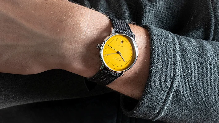 Sternglas Naos Automatic Date Edition Yellow S02-NAY23-NY01