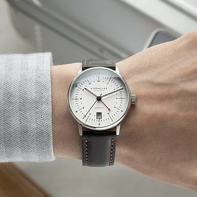 Sternglas Naos Pro Automatic GMT S02-NG10-BR03