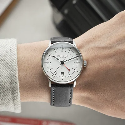 Sternglas Naos Pro Automatic GMT S02-NG10-BR02