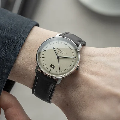 Sternglas Naos Quartz Big Date Black Leather Strap S01-NAG26-BR02