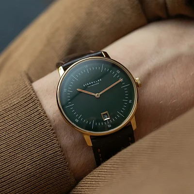 Sternglas Naos Quartz Date Limited Edition Cambridge British Racing Green S01-NAC22-BR01