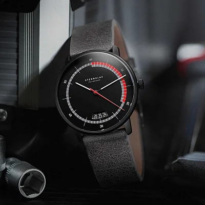 Sternglas Naos Quartz Edition Sport Black-Red Dial Limited Edition S01-NAS05-VI21