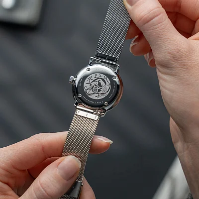 Sternglas Naos XS Edition Elyra Quartz Date White Dial Mesh S01-NDE10-MI01