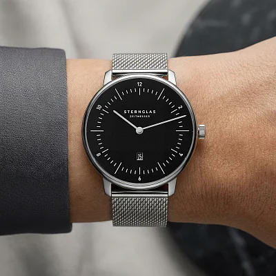 Sternglas Naos XS Quartz Date Black Dial Mesh S01-ND53-MI01