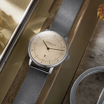 Sternglas Naos XS Quartz Date Sand Dial Mesh S01-ND54-MI01
