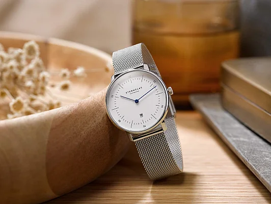 Sternglas Naos XS Quartz Date White Dial Mesh S01-ND01-MI01
