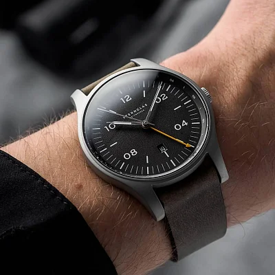 Sternglas Taiga Quartz GMT Black Dial S01-TA11-VI18