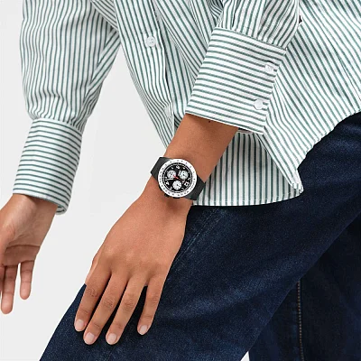 Swatch Chrono NOTHING BASIC ABOUT BLACK SUSB420