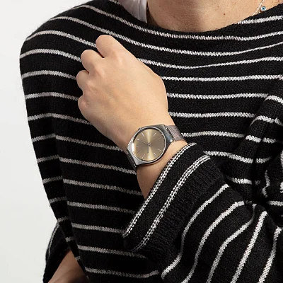 Swatch Skin Irony Skingoldenblink SYXS133M