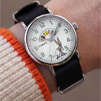 Timex x Looney Tunes Bugs and Friends Standard 40mm Fabric Strap TW2Y99100