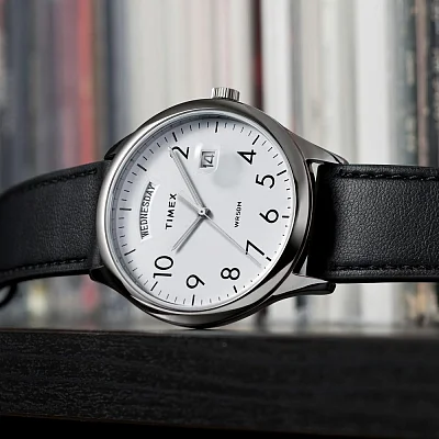 Timex Modern Easy Reader Day-Date 40mm Leather Strap TW2W68300