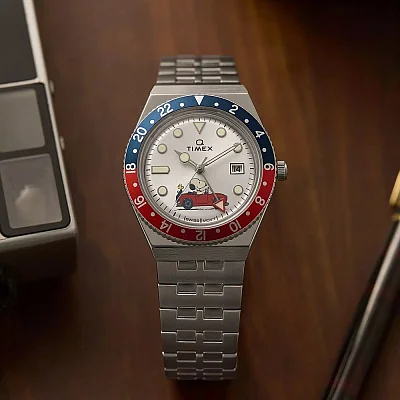 Timex Q Timex Reissue 38mm Stainless Steel Bracelet x Peanuts TW2W83300