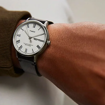 Timex Waterbury Classic 40mm Leather Strap Indiglo TW2W15000