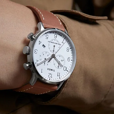 Timex Waterbury Classic Chronograph 40mm Leather Strap White Dial Indiglo TW2T28000