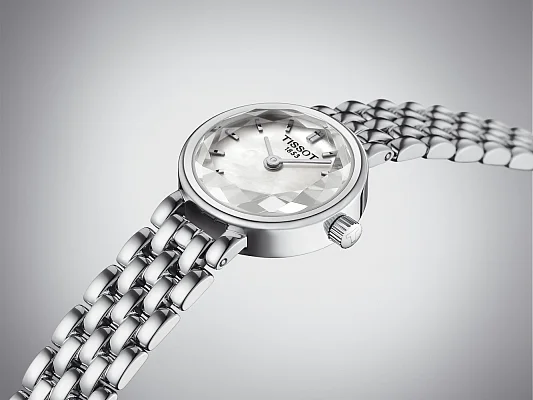 Tissot Lovely Round Pearl Dial T140.009.11.111.00