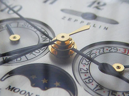 Zeppelin LZ129 Hindenburg Quartz Moonphase ZE-7038-1