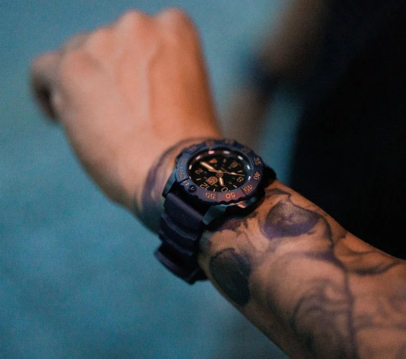 Zegarek Luminox na nadgarstku